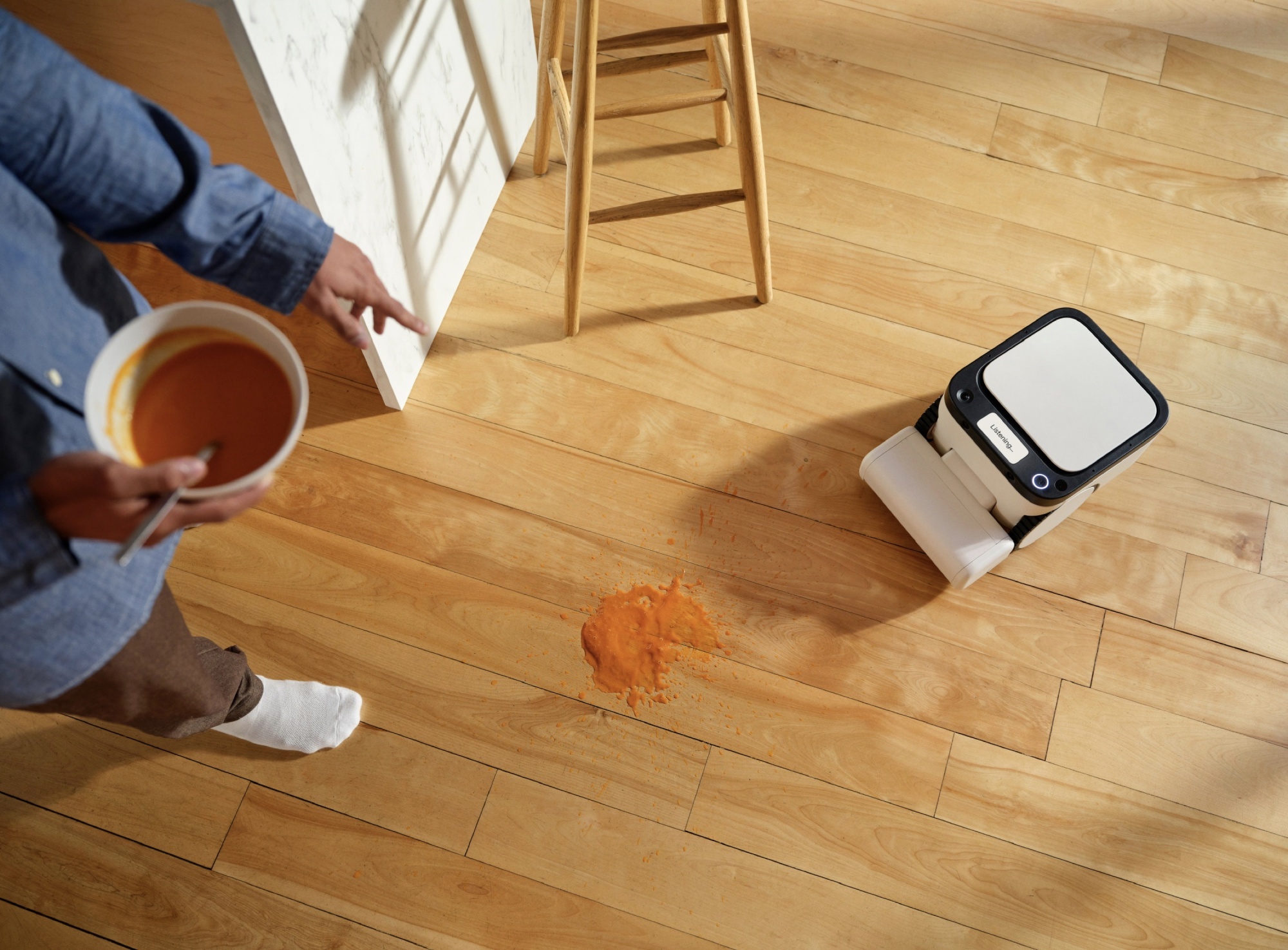 Image associated with story "US Robot Vacuum Maker One-Ups China Rivals With Voice Commands"