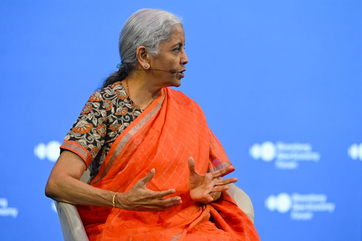 Indian Stocks Rise on Sitharaman’s Comments on Transaction Tax