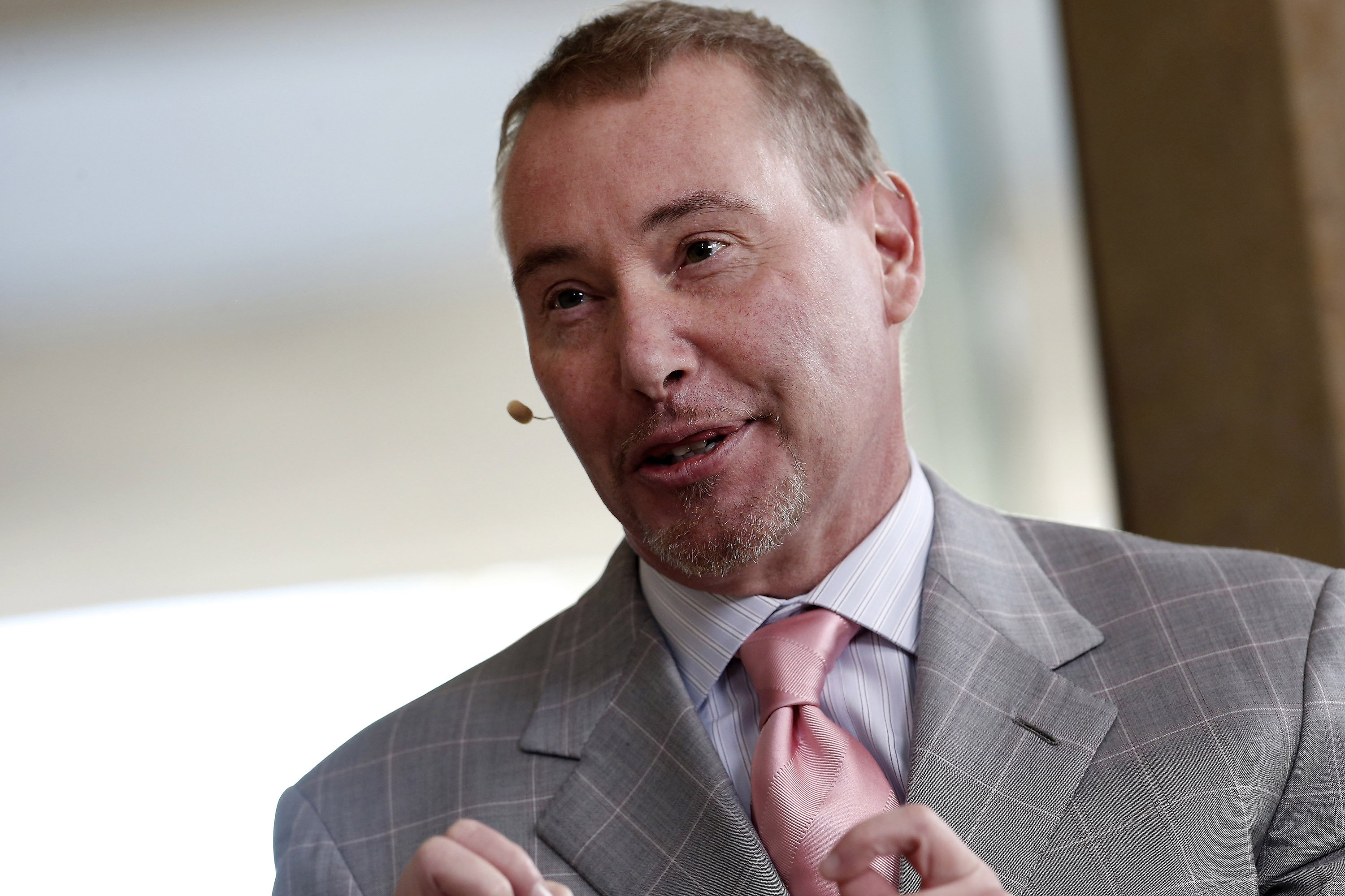 Gundlach’s DoubleLine Plans ETF Entrance With Stock, Bond Funds - Bloomberg