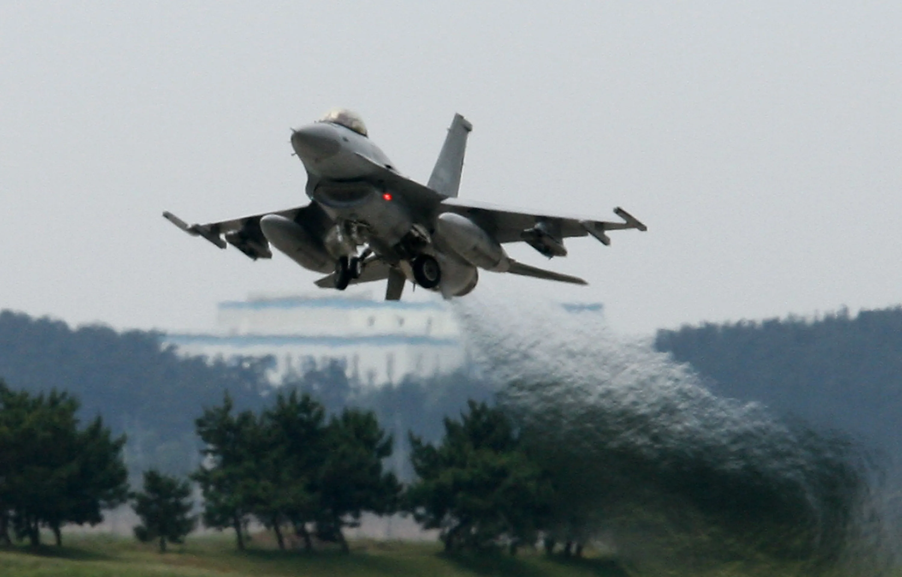 An F-16