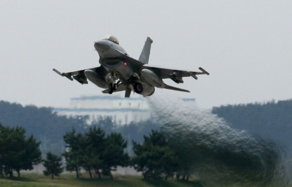 Bulgaria Agrees To Buy F 16 Jets From U S In 1 25 Billion Deal Bloomberg