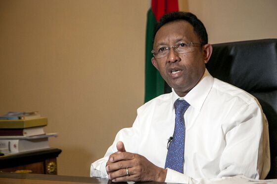 Madagascar's Top Court Orders President to Form New Government