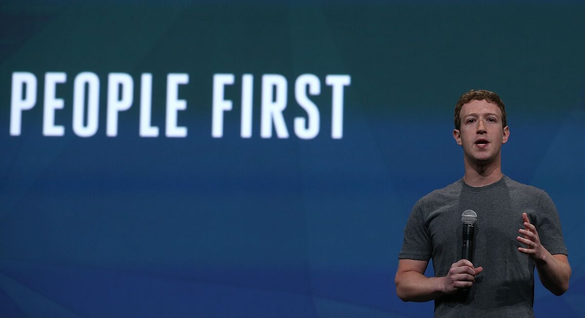 Niall Ferguson: Blind to History, Facebook Is in Trustbusters’ Crosshairs thumbnail