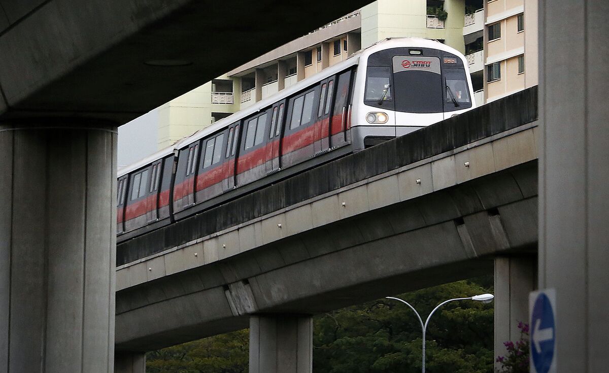 Singapore Train Collision Leaves 25 People Injured - Bloomberg