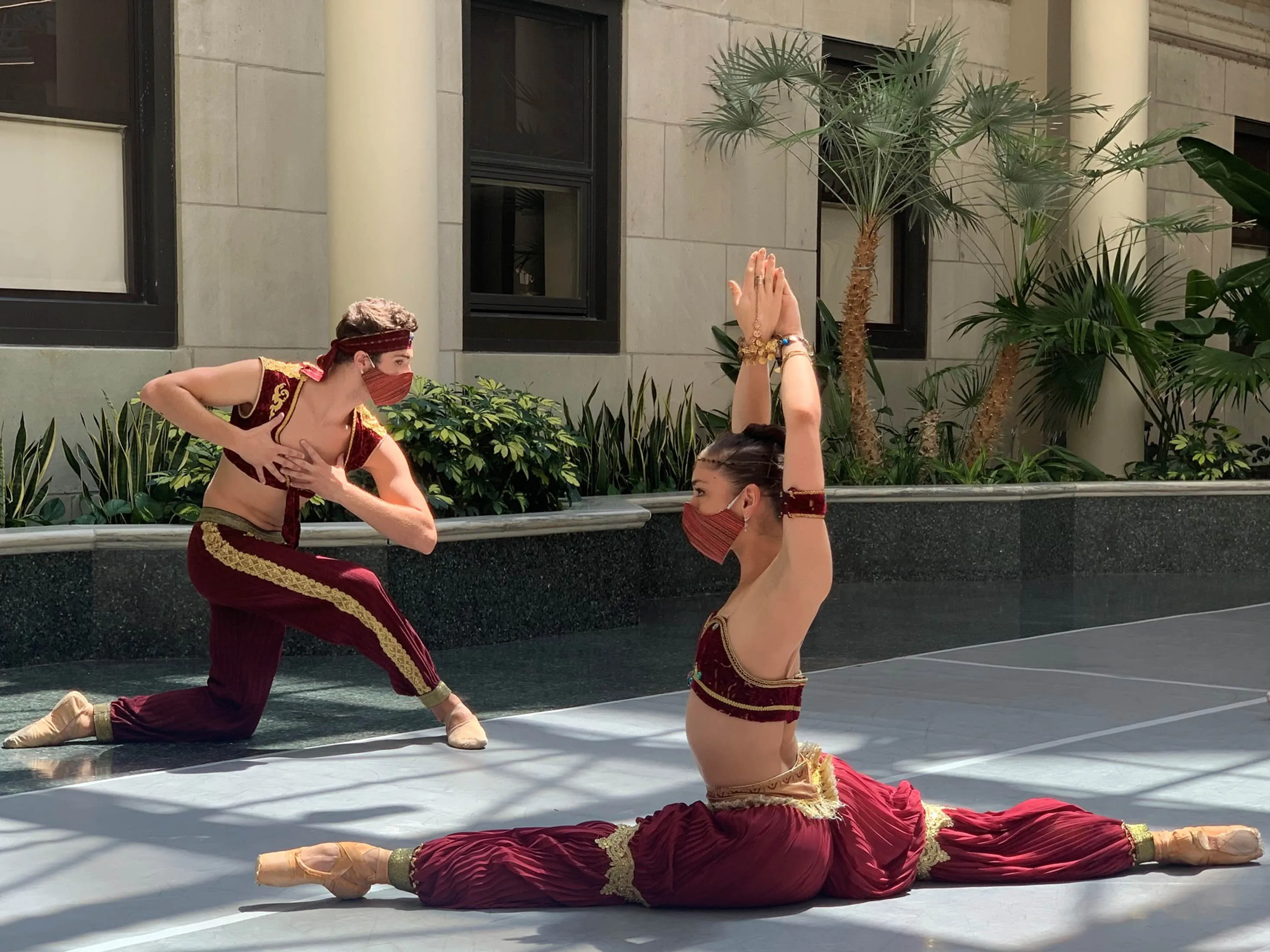 Covington Pearson and&nbsp;Erinn Crittenden of the Cleveland Ballet perform at University Hospitals Rainbow Babies &amp; Children's Hospital.