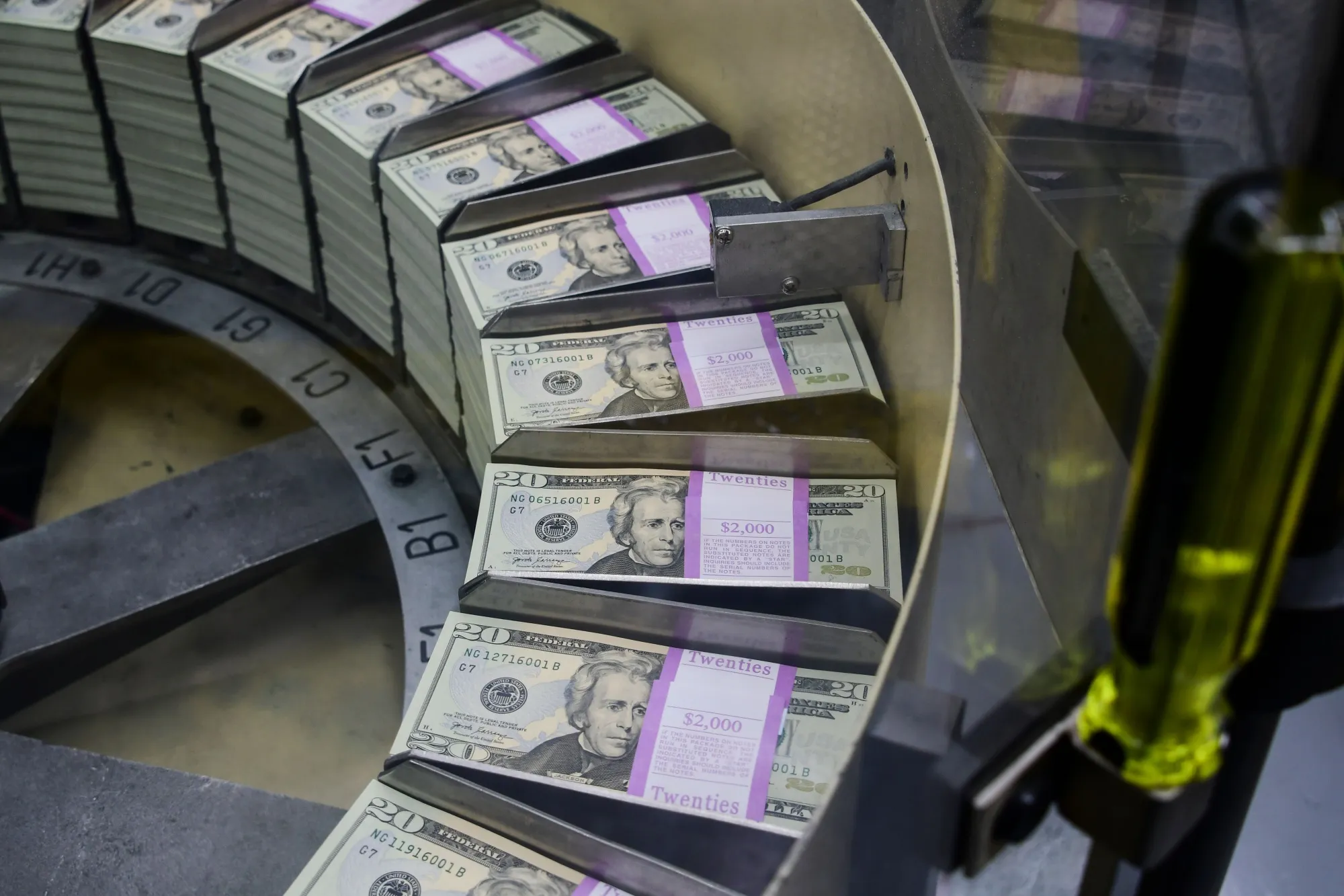 There are simply too many bonds for primary dealers to handle.