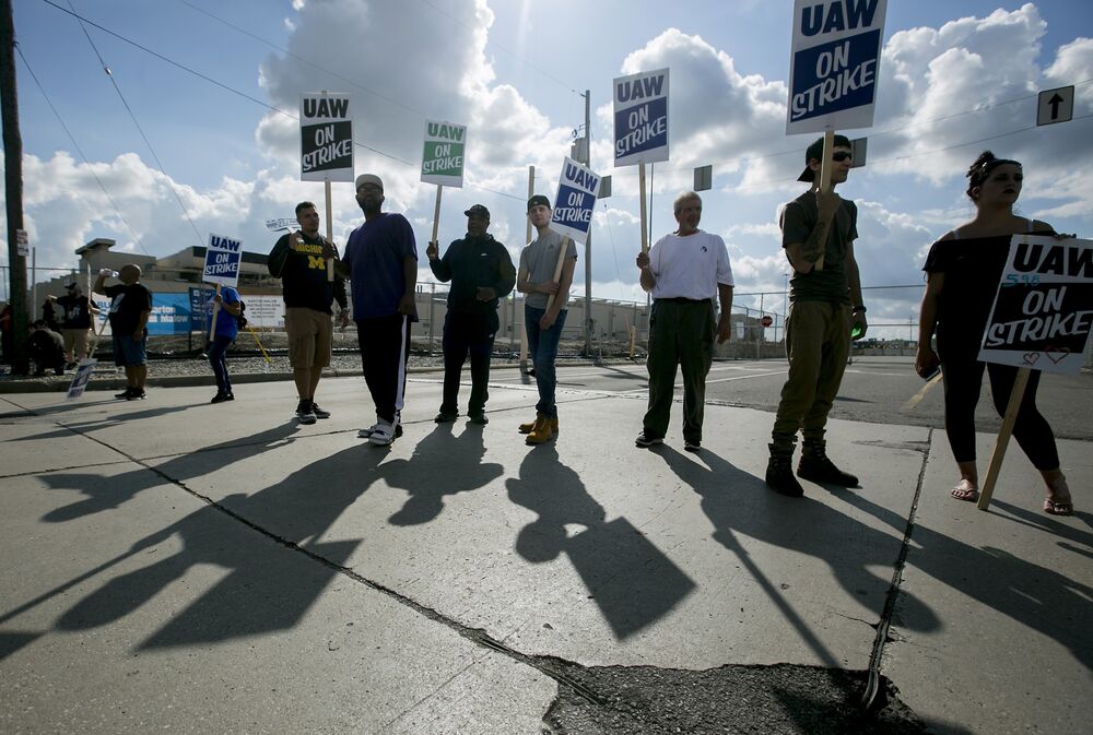 Carmakers Shed 80 000 Jobs As Electric Shift Upends Industry