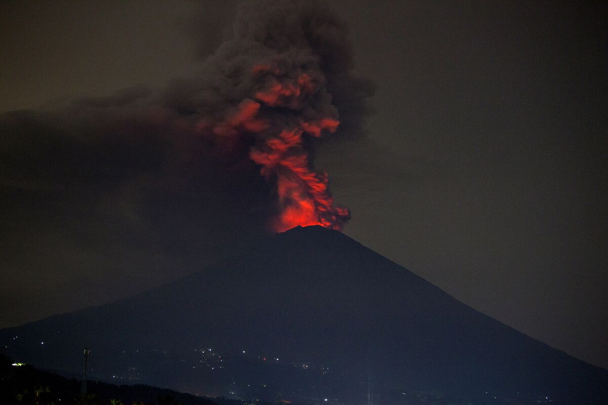 Latest Updates on Bali Volcano - Bloomberg