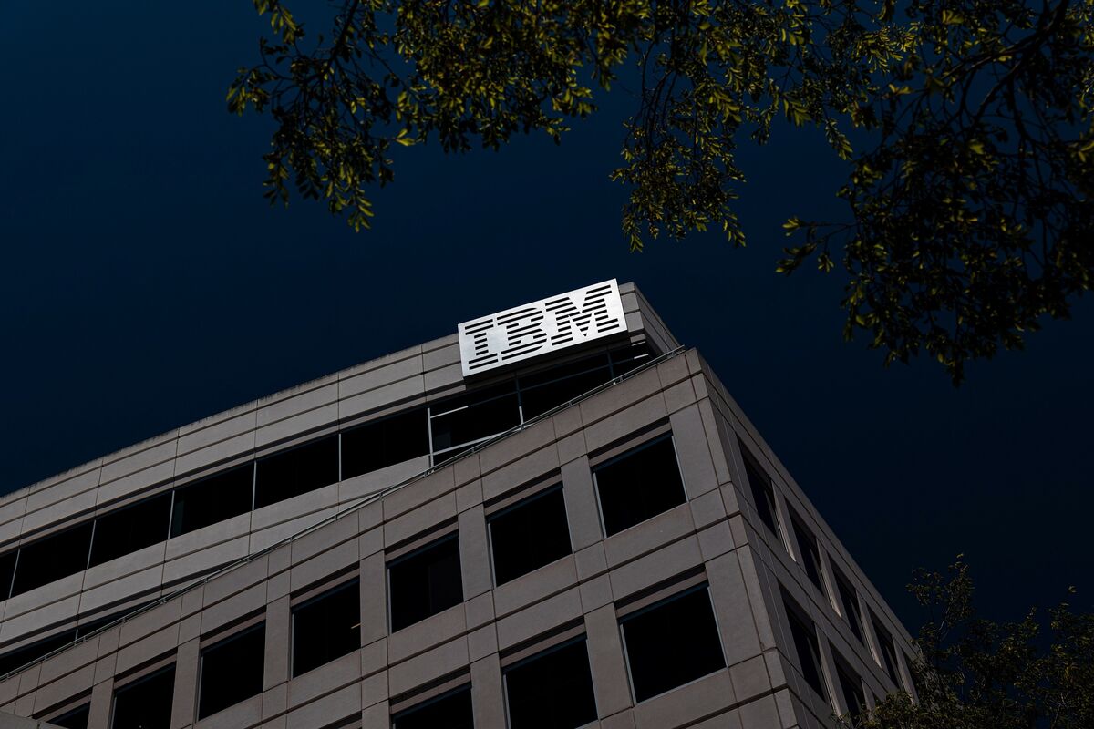 IBM’s 2024 Free Cash Flow Outlook Promising, But Workforce Reductions on the Horizon
