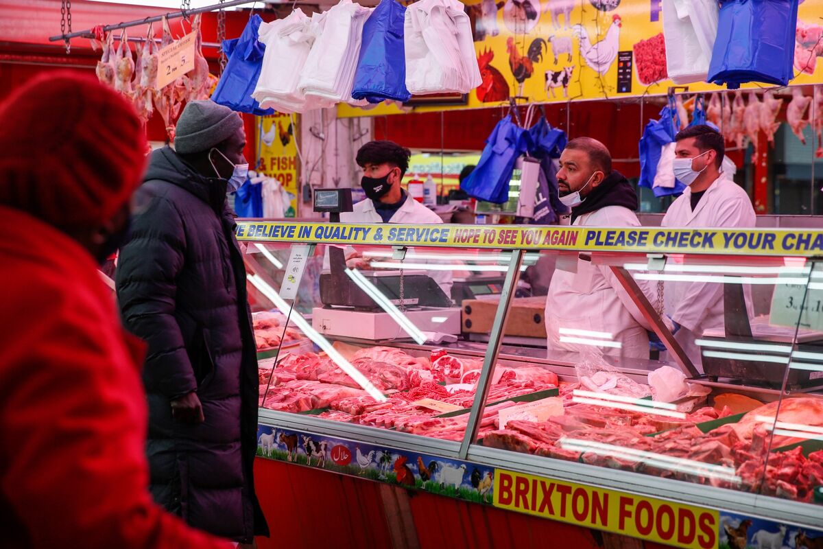 bloomberg.com - Joe Mayes - Food Companies Slam 'Pingdemic' Chaos, Say U.K. Shortages Inevitable