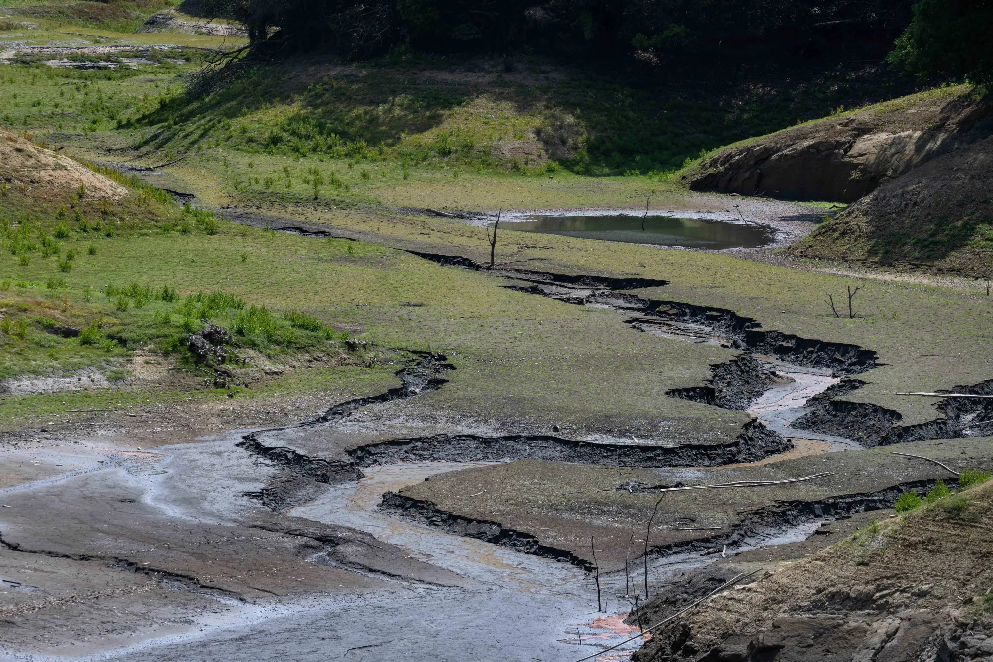 The dry bed of Hsinchu’s Second Baoshan Reservoir in early April.