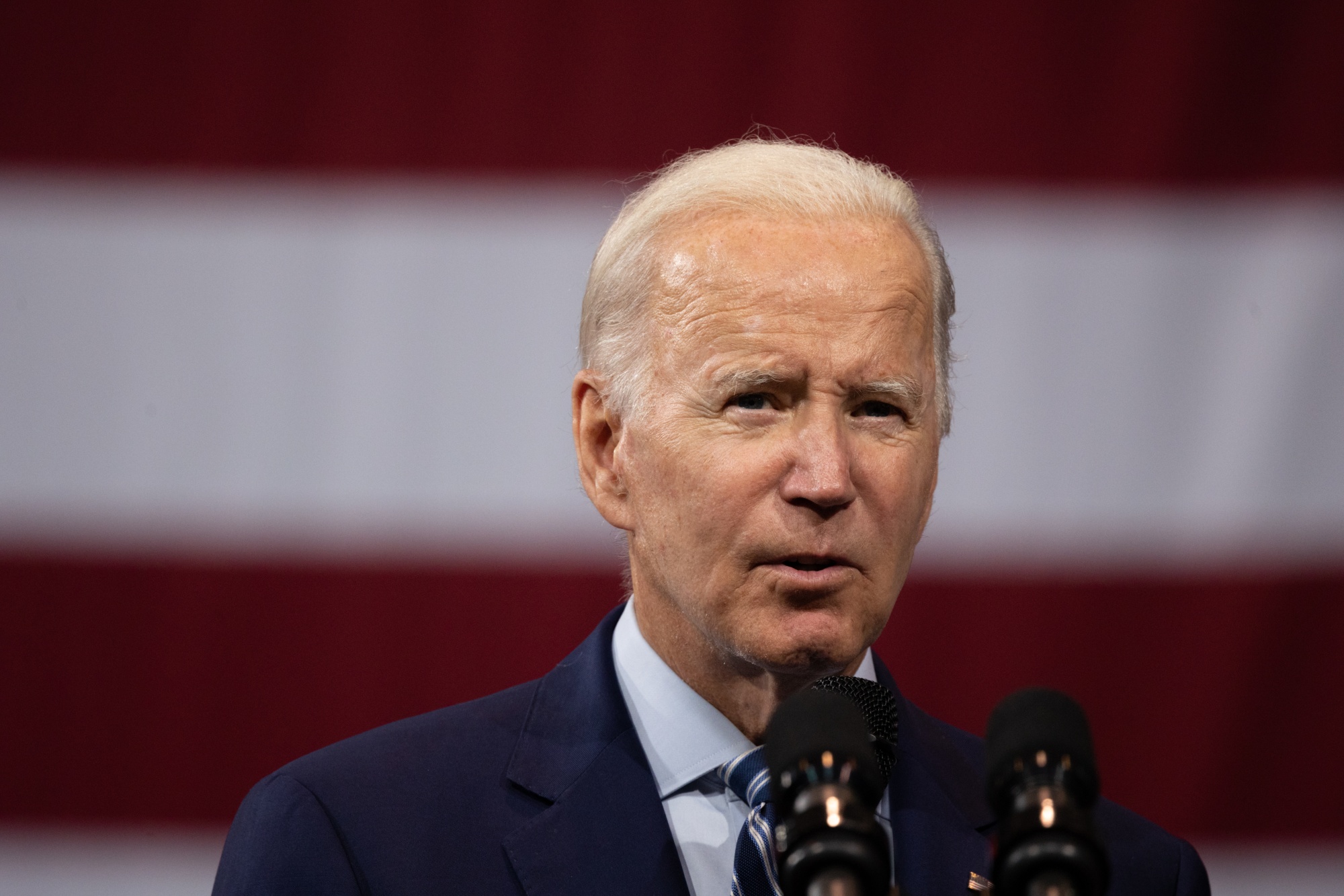 Biden marks Labor Day delivering sandwiches to union members