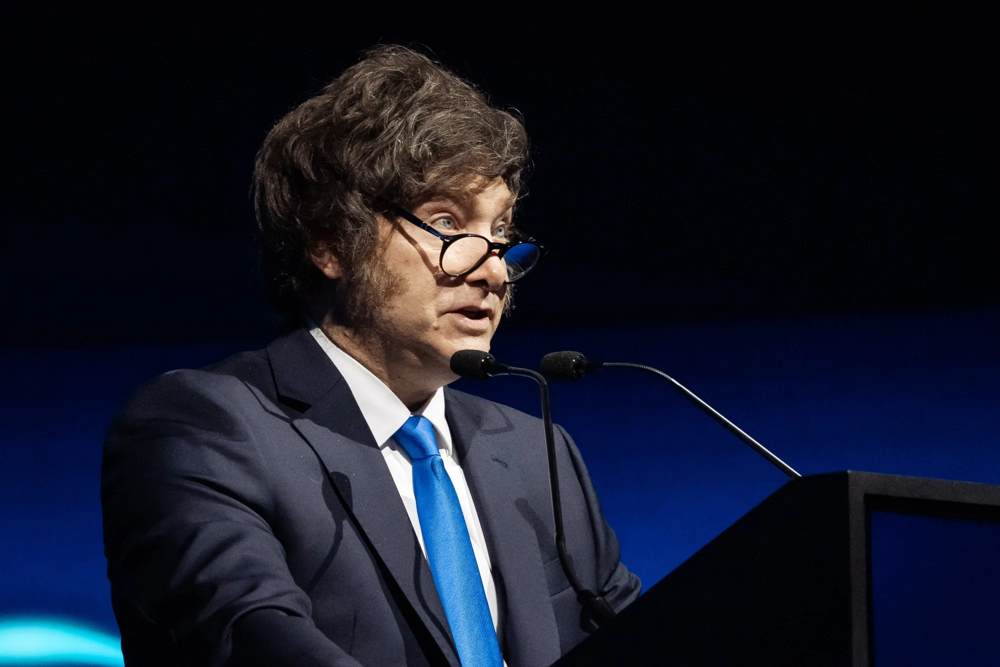 IMF Sees Argentina Meeting Year-End Reserves Target Challenging - Bloomberg