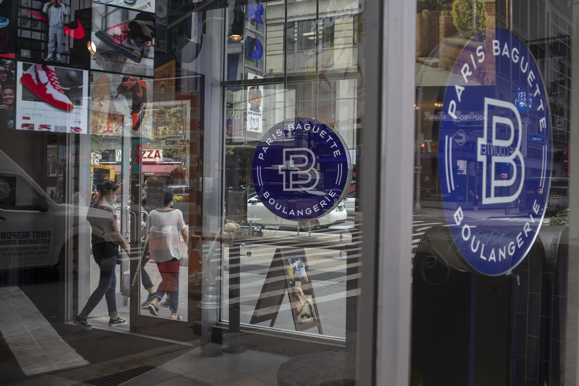 Family Behind Paris Baguette Burns Fortune By Taking On World 