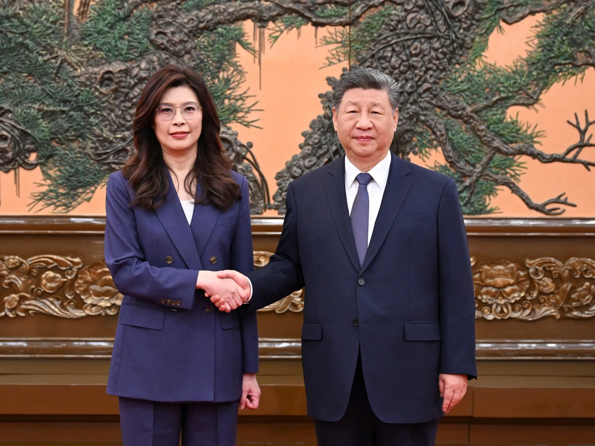 Cheng Li-wun and Xi Jinping in Beijing on April 10.