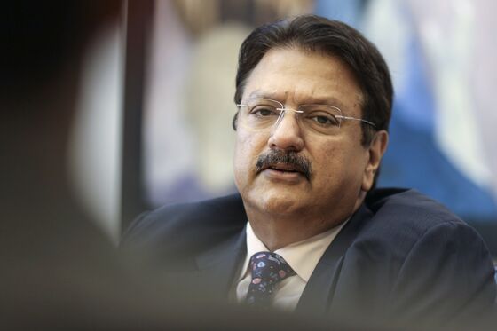 Piramal Said to Raise $153 Million for Four Months From Barclays