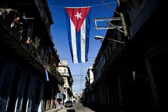 TOPSHOT-CUBA-HEALTH-VIRUS-DAILY LIFE