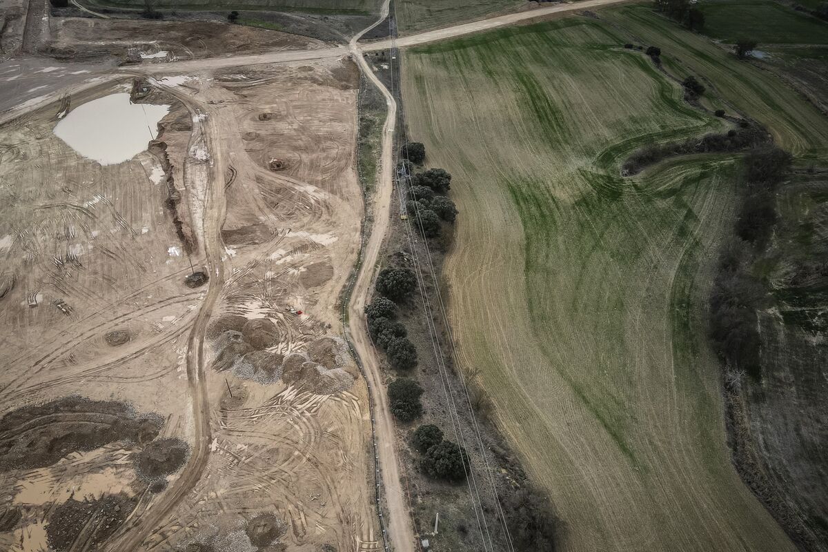 Big Tech companies say a $90B data center buildout in Spain's Aragón, one of Europe's fastest-growing hubs, should be a model for the EU, as residents push back (Clara Hernanz Lizarraga/Bloomberg)