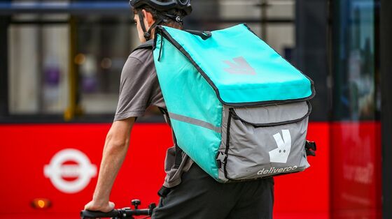 Deliveroo Sinks 31% in Setback to London Effort to Lure IPOs