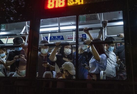 China’s Traffic Thins in Some Cities as Virus Threatens Oil Use