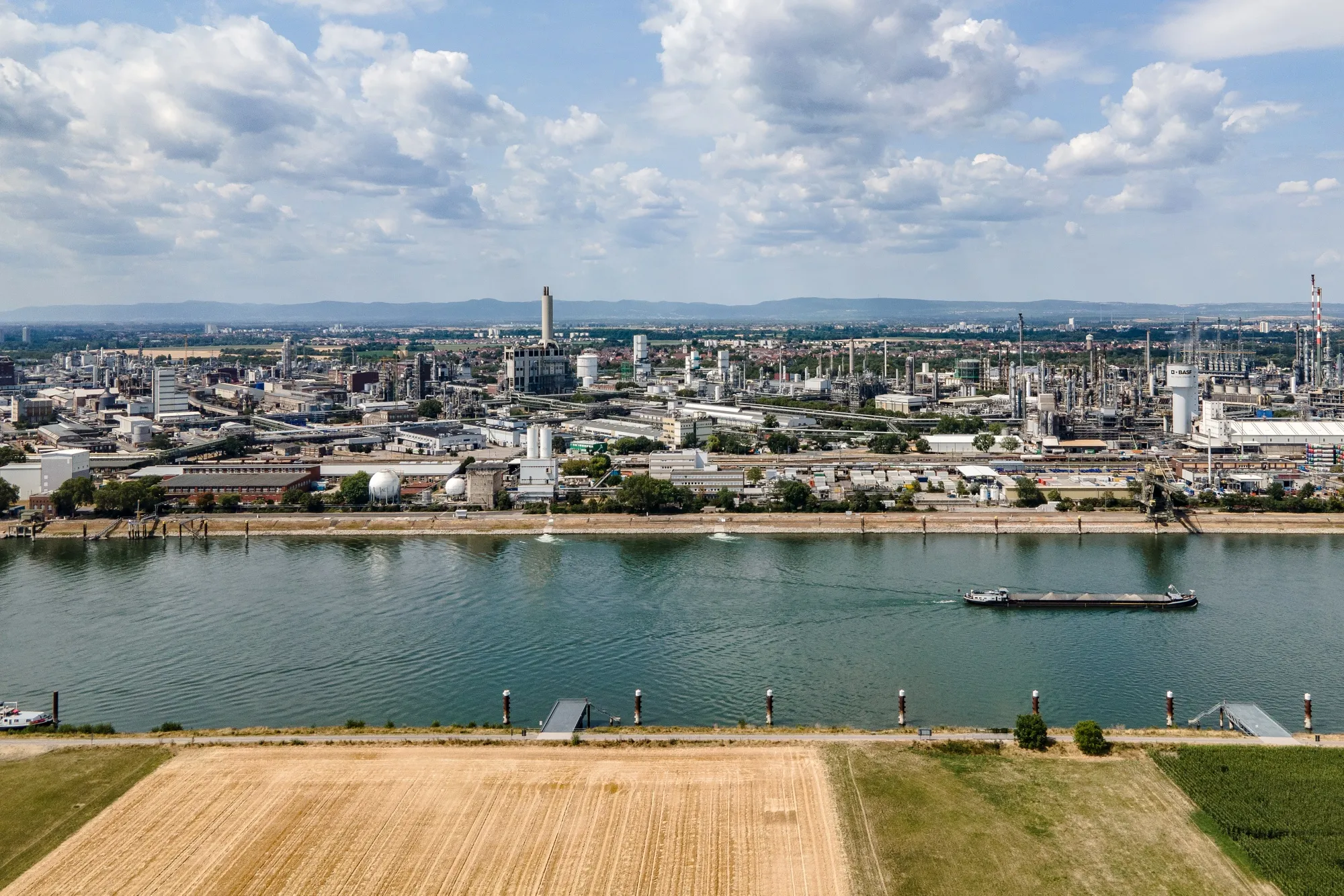 German chemicals giant BASF SE&nbsp;said&nbsp;global production expanded in the third quarter, despite contraction in European markets.