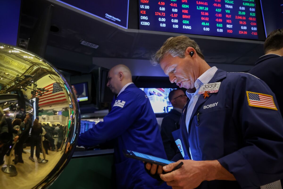 Commodity-Focused Funds Overtake Liquid Alternatives Globally