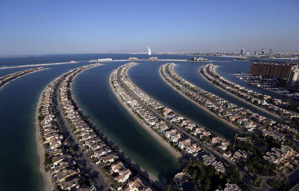 Dubai Palm Island Developer Cuts Pay As Pandemic Hurts Revenue Bloomberg