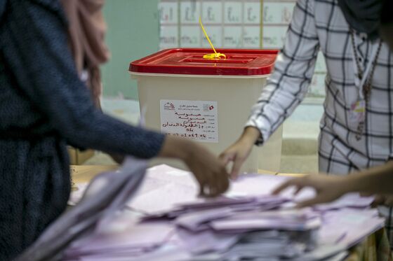 Tunisia Counts Votes as Poll Suggests Deeply Split Parliament