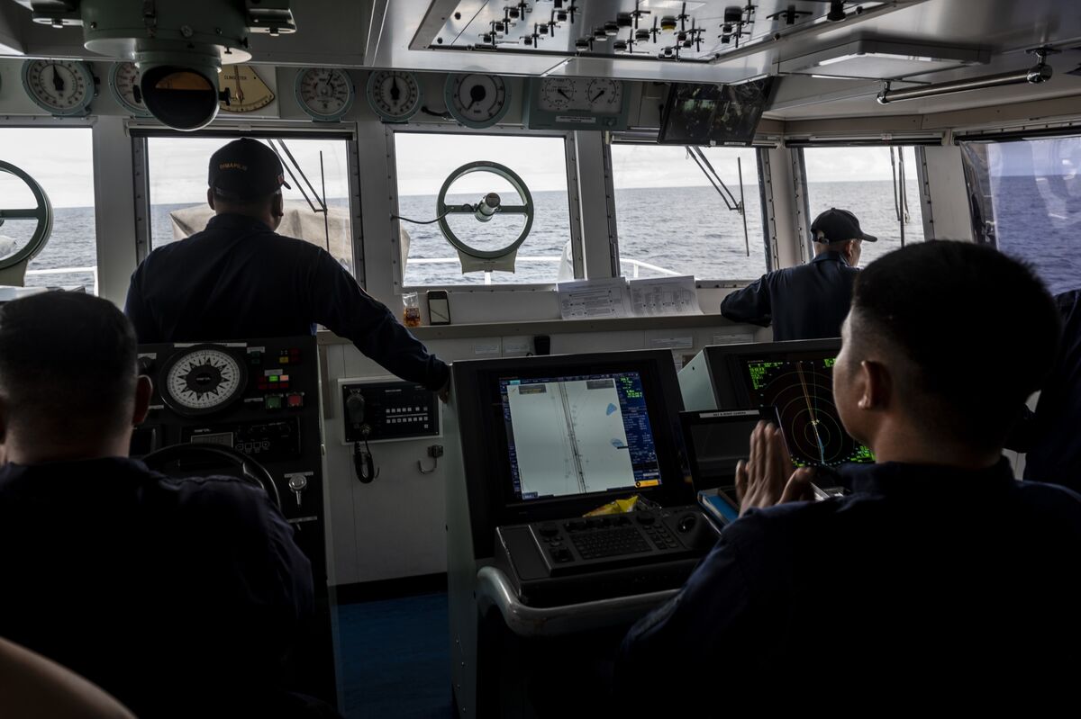 Beijing’s Dangerous Game in the South China Sea - Bloomberg