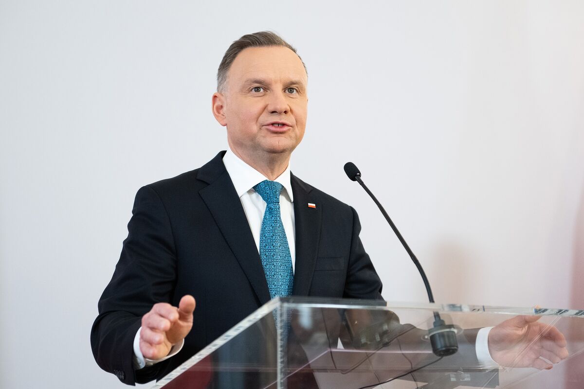 Polish President Duda Appeals for Calm in Tensions With Ukraine - Bloomberg