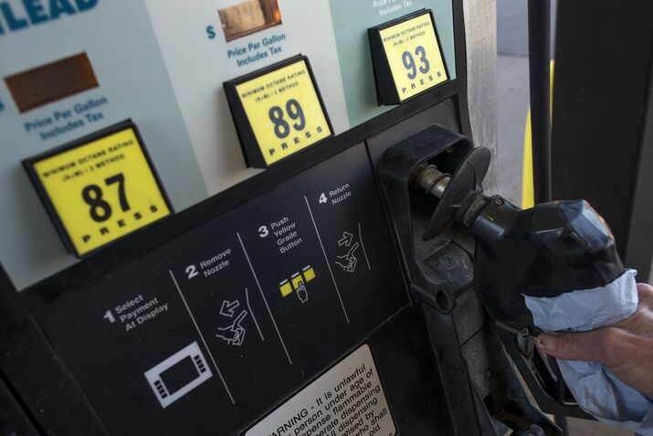 1485175476_170123_gas_station_bn