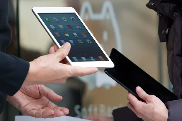 An Apple iPad Mini goes on sale at the SoftBank store in Tokyo on Nov. 30