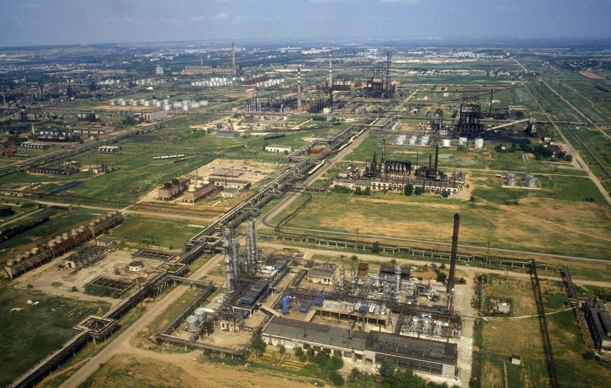 Multiple Russian Oil Refineries Hit by Ukrainian Drone Strikes, Fires Reported