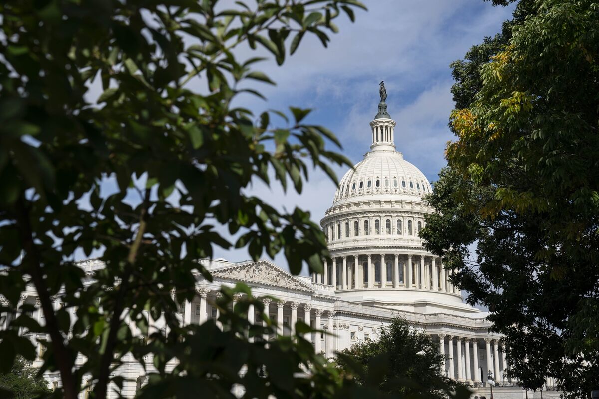 Senate Democrats Ditch Effort to Link Funding Bill to Debt Limit thumbnail