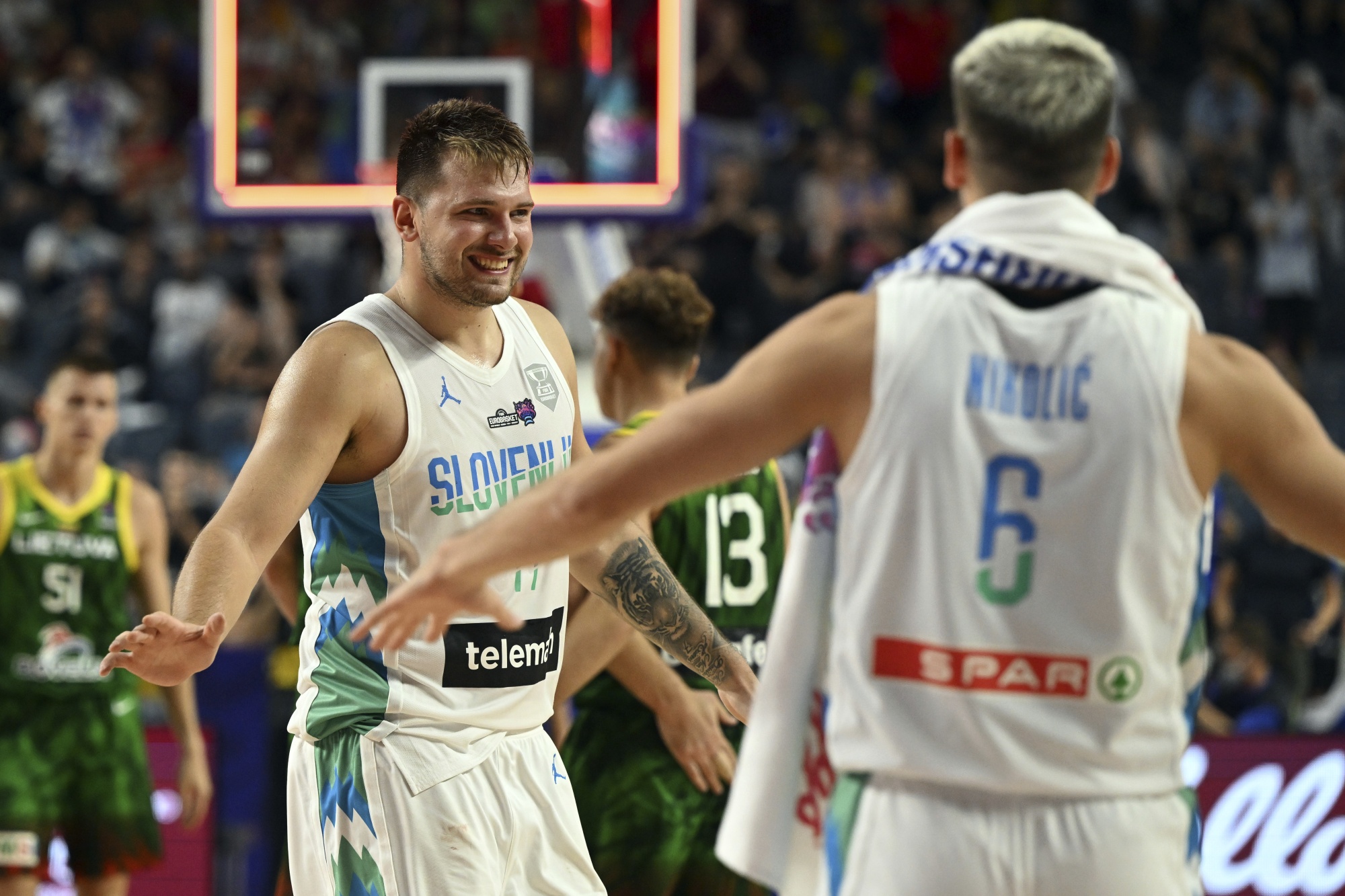 Goran Dragic helps power Slovenia past Spain to advance to EuroBasket  championship