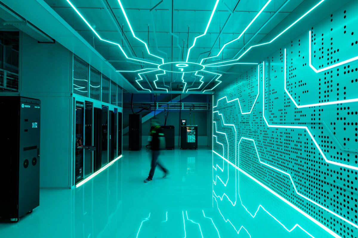 A UK trial by the National Grid, Nvidia, and others finds AI data centers can operate without using peak power continuously, adjusting consumption when asked (Eamon Farhat/Bloomberg)