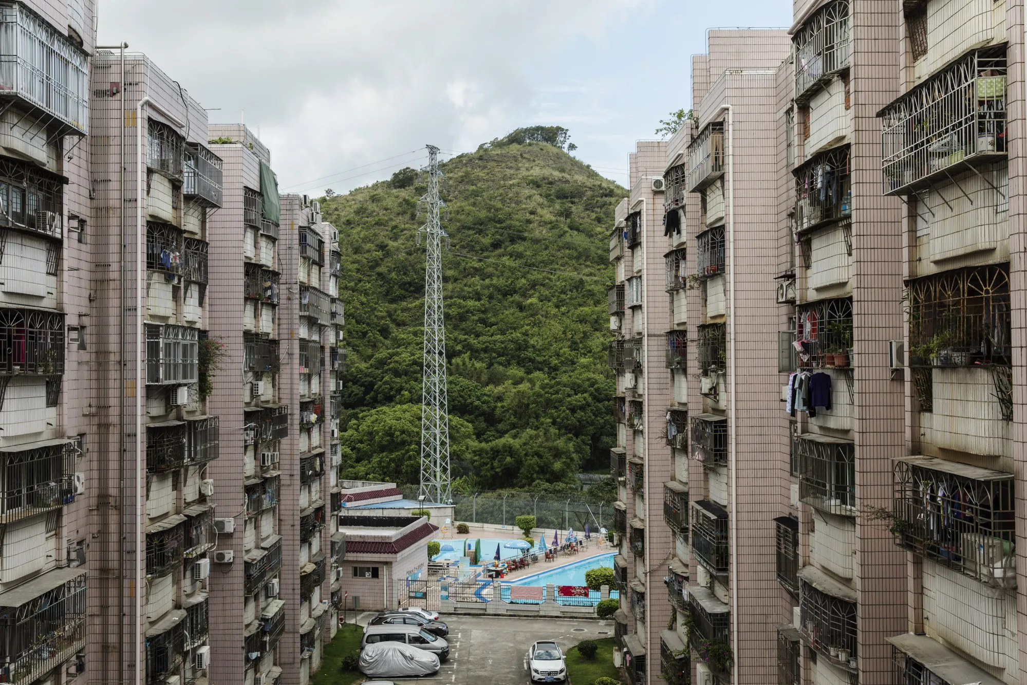General Economy in The Border City of Shenzhen