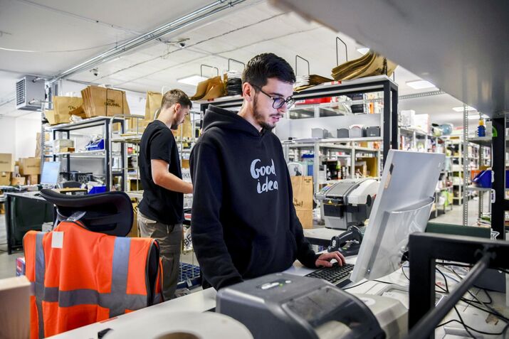 In Troubled Kosovo, a Wannabe Amazon.com Offers a Glimmer of Hope