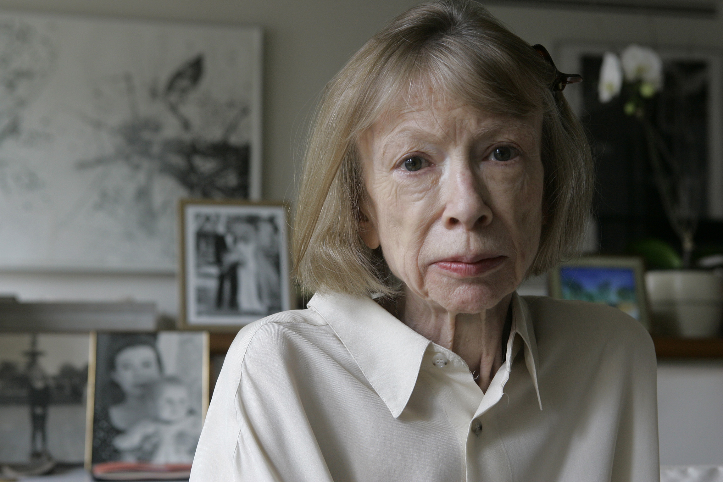 Joan Didion, Journalist and Novelist known, Dies at 87 - Bloomberg