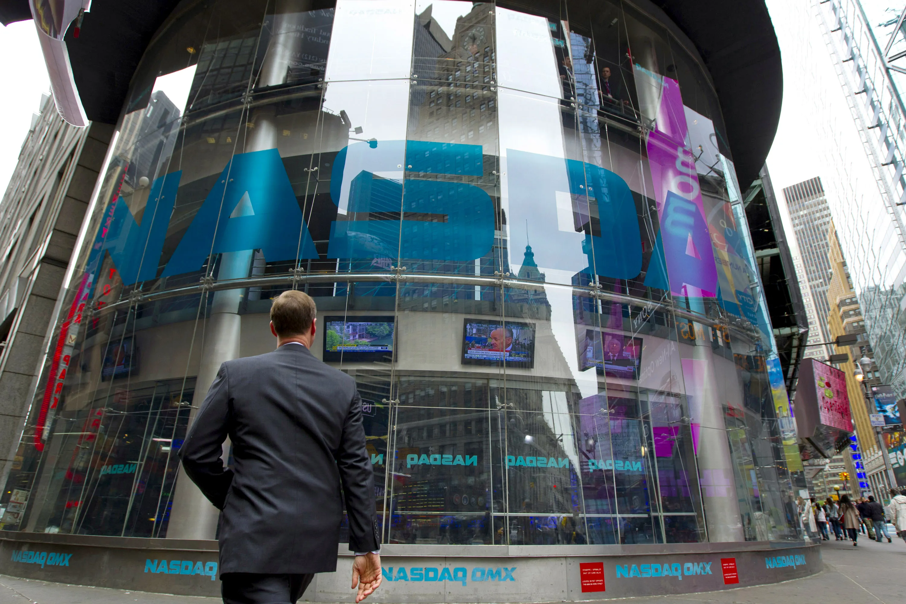 Ex-Nasdaq Official Gets 3½ Year Sentence for Insider Trading