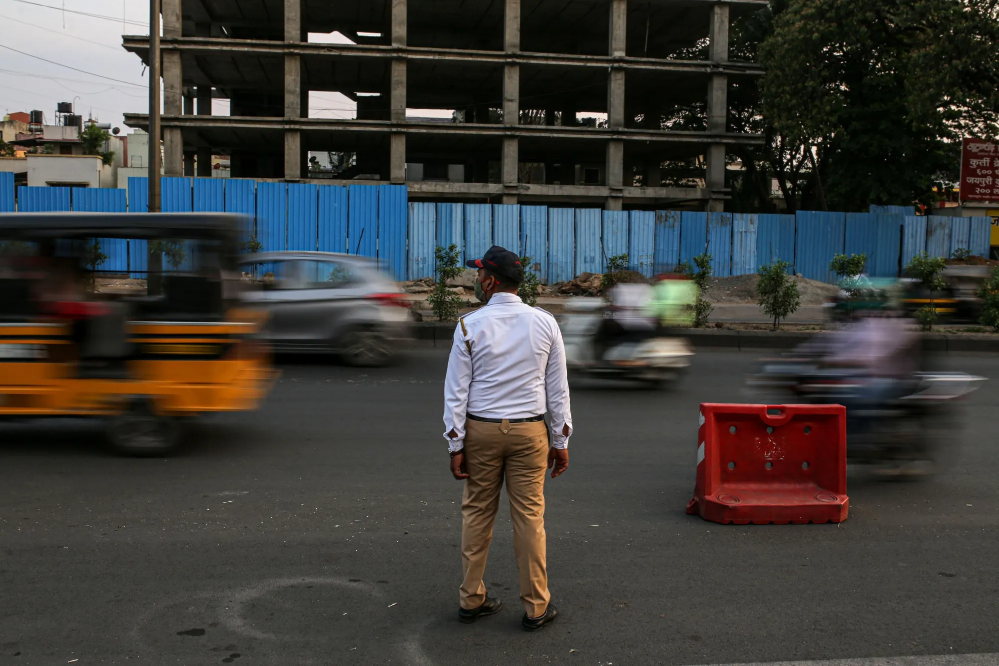 Home of the World's Biggest Vaccine Maker Has One of India's Worst Outbreaks