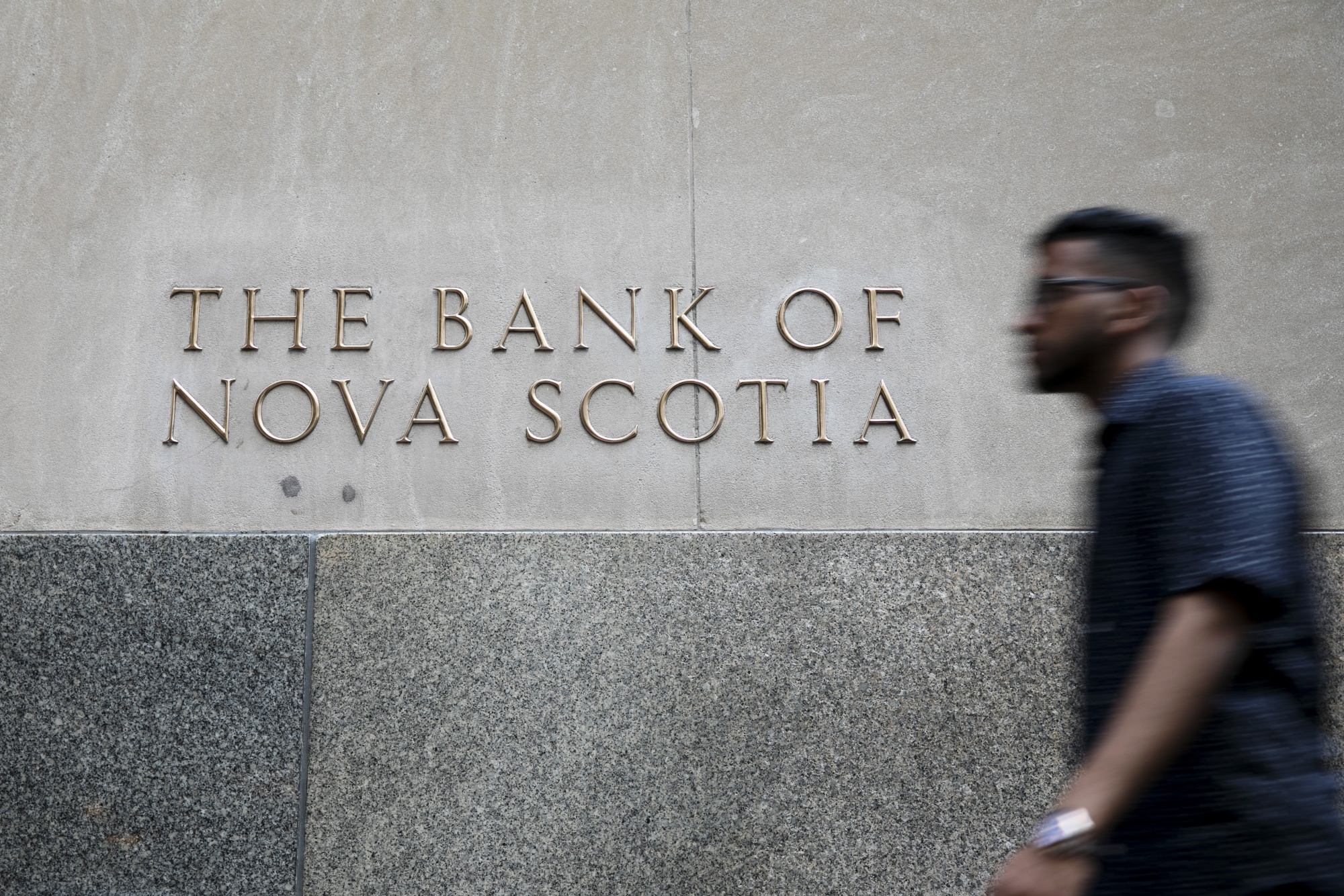 the-bank-of-nova-scotia-bns-to-stock-is-gaining-momentum-signs-odds