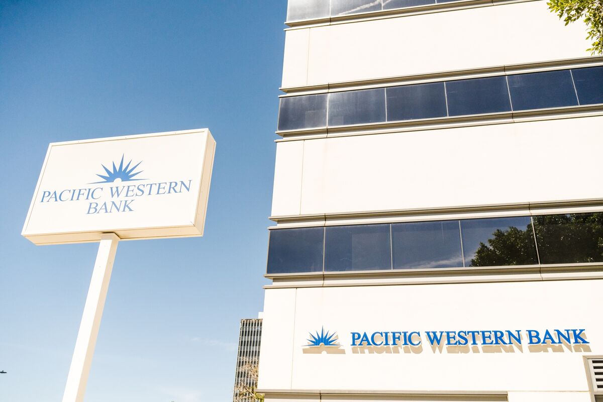 “PacWest Bancorp Leads Rally in US Regional Bank Stocks with Dividend Cut”