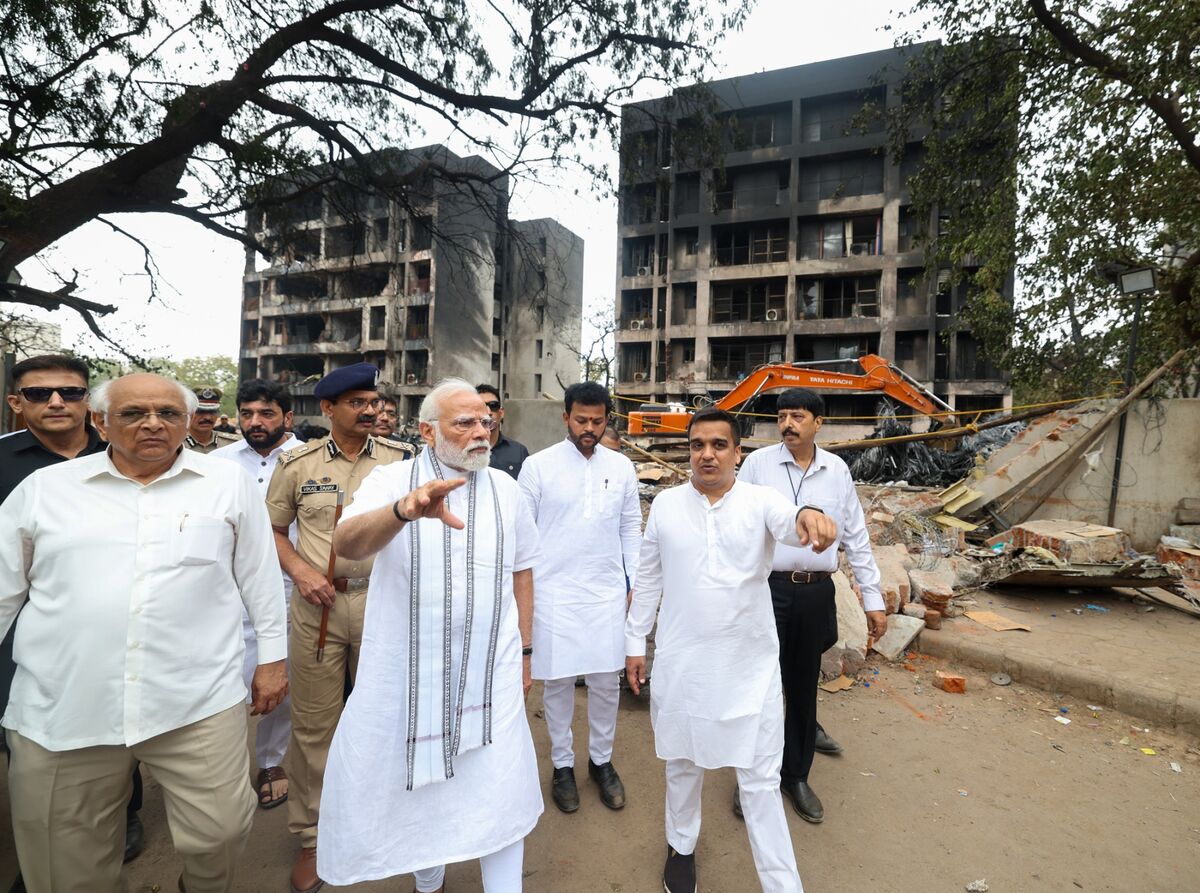 🟪"Tragedia in India: Modi 'devastato' dopo l'incidente aereo che ha mietuto oltre 240 vittime"