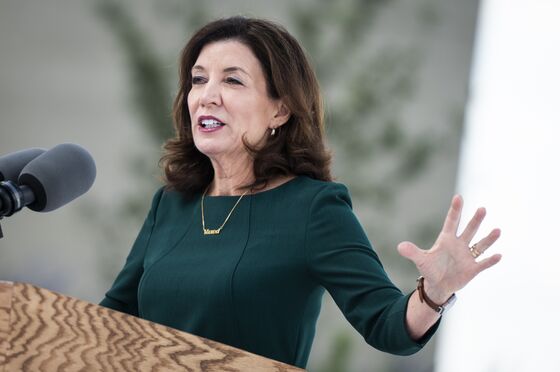 N.Y. Governor Hochul to Propose Term Limits, Outside Income Ban
