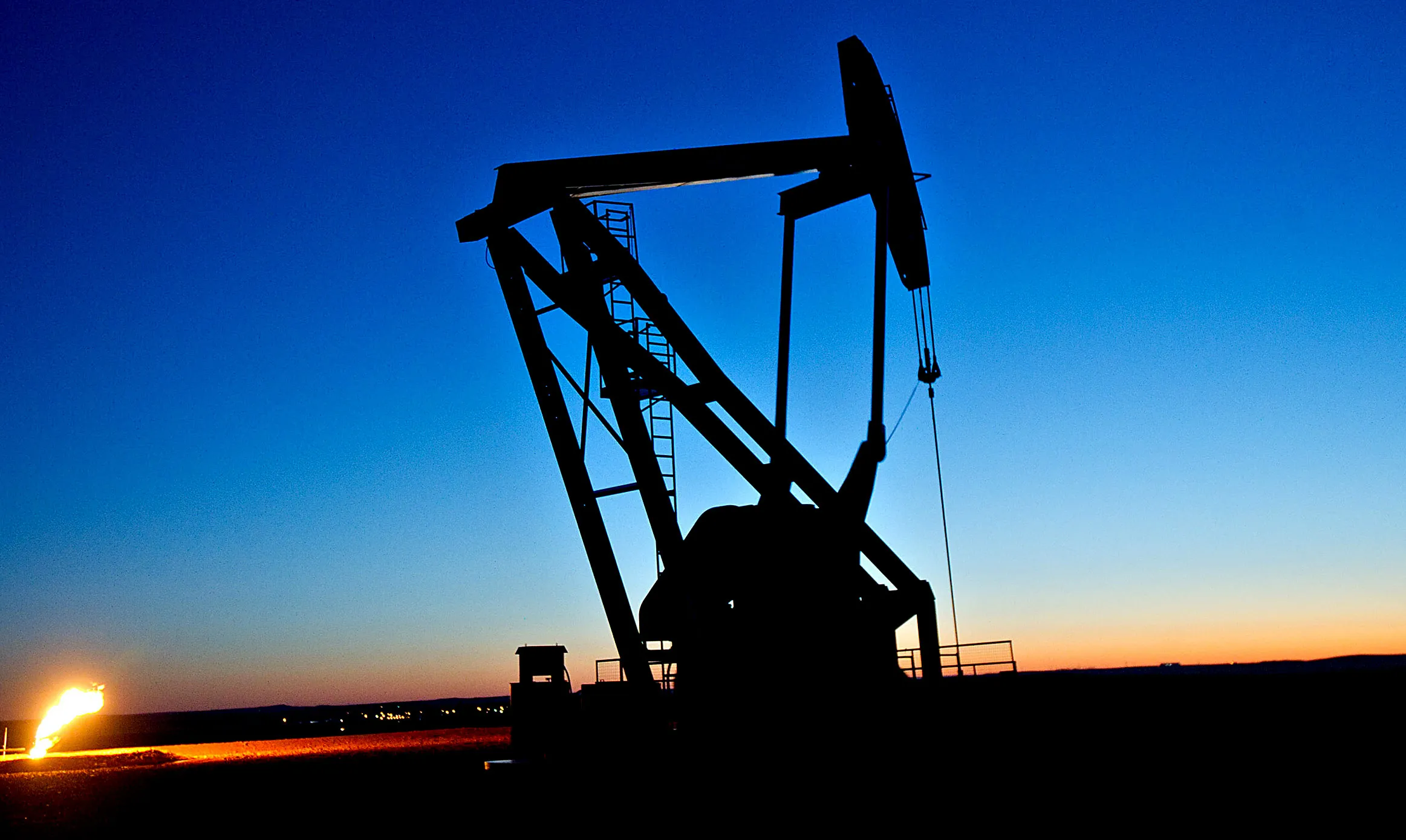 A Lufkin Industries Inc. Mark II Unitorque electric pumping unit removes crude oil from a Fidelity Exploration & Production Co. well outside South Heart, North Dakota, U.S.