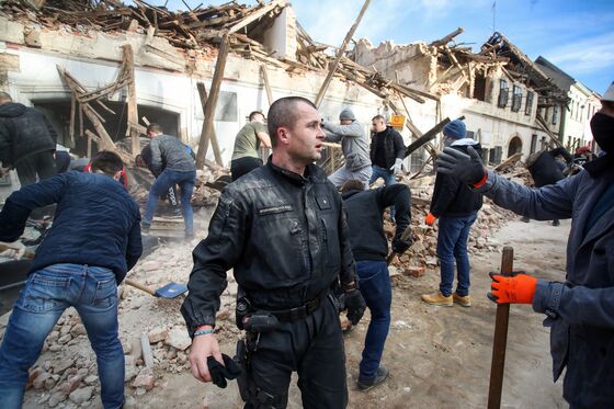 Earthquake Aftershocks Rock Croatia as Teams Search for Survivors