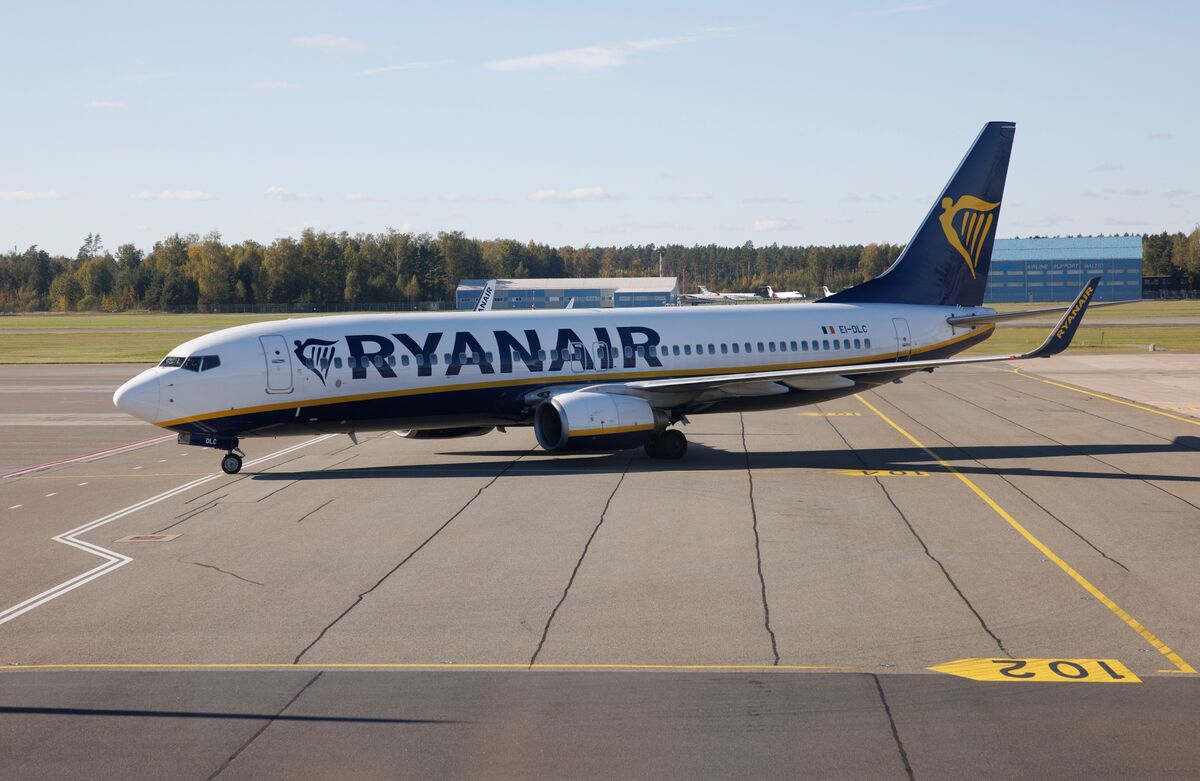 Ryanair Jet With Shattered Window Comes Under Regulatory Review