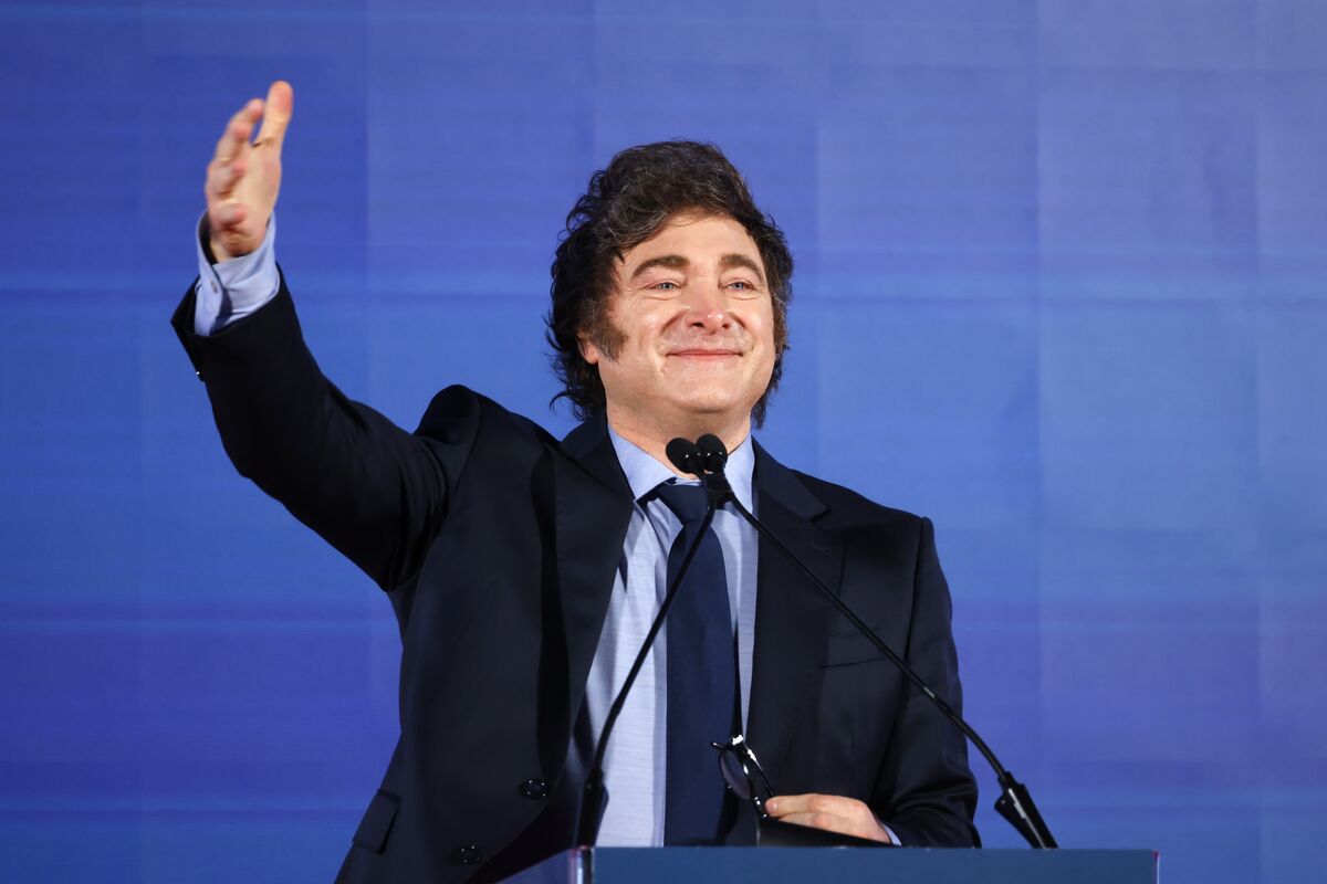 🟪"Javier Milei: Vittoria Economica e Calo dei Prezzi all'Ingrosso in Vista delle Elezioni"
