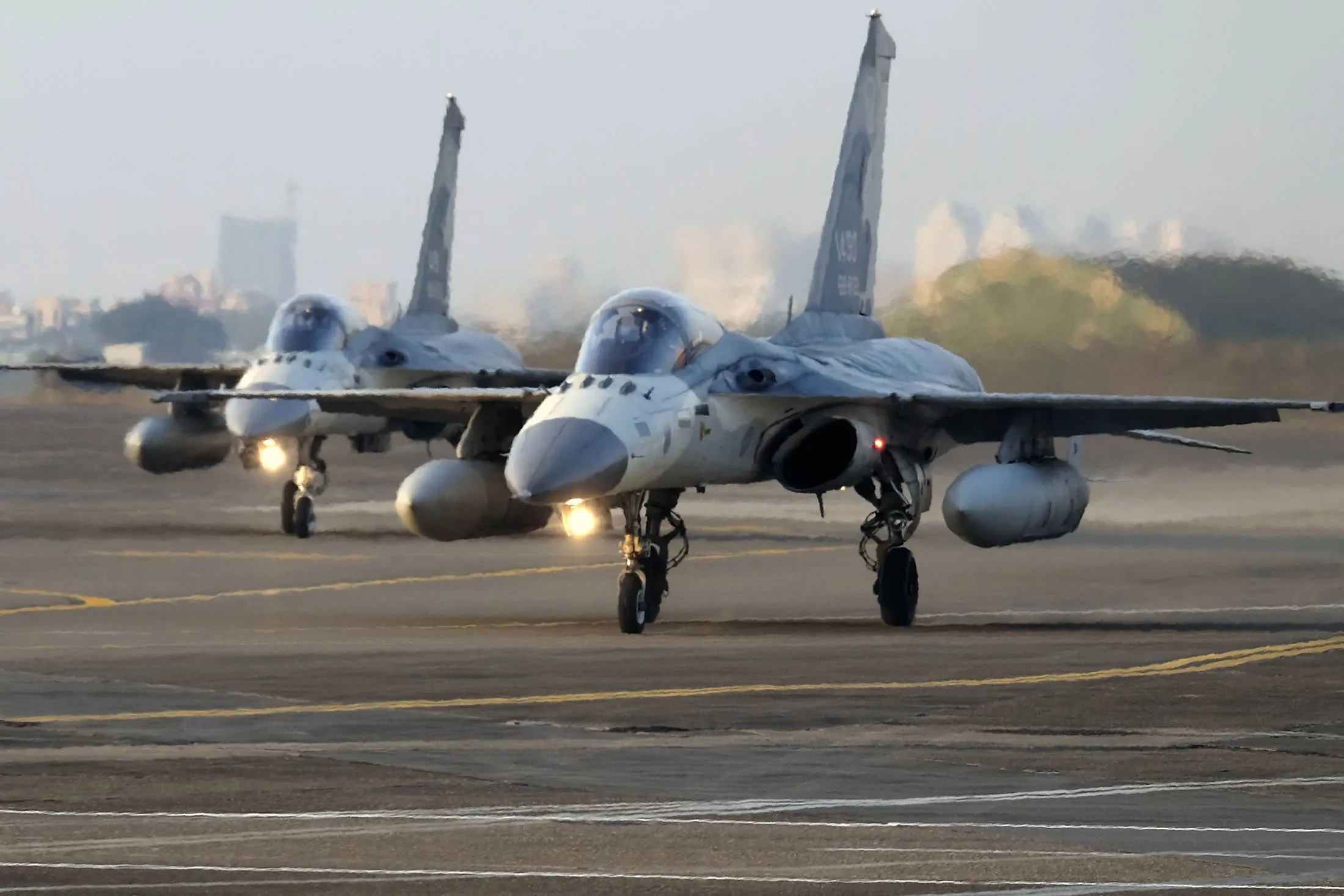 1489645661_taiwan fighter jet
